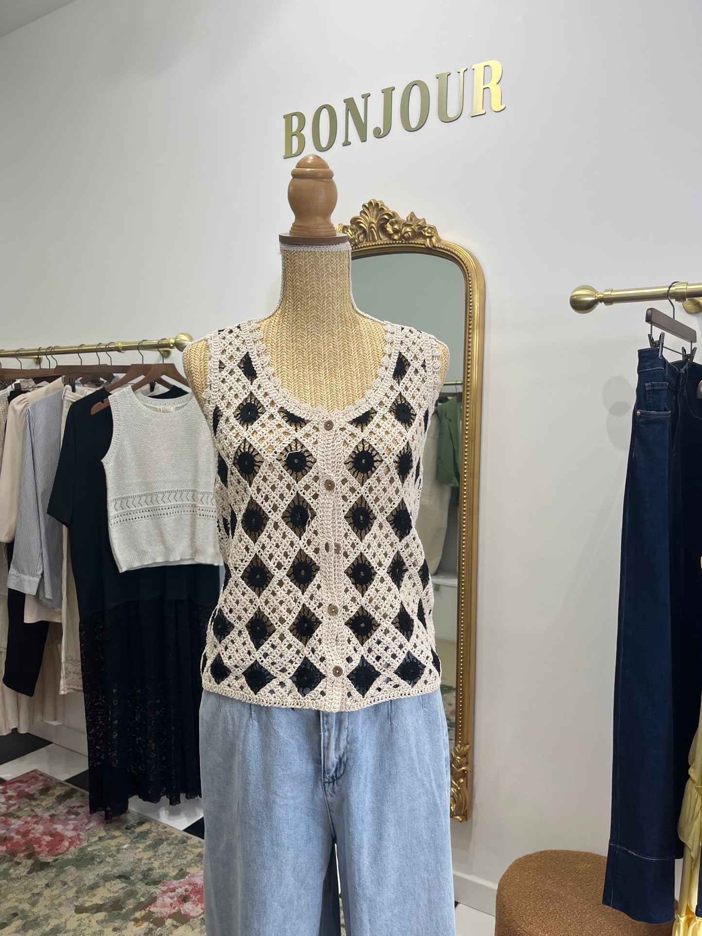 Gilet en crochet noir et blanc