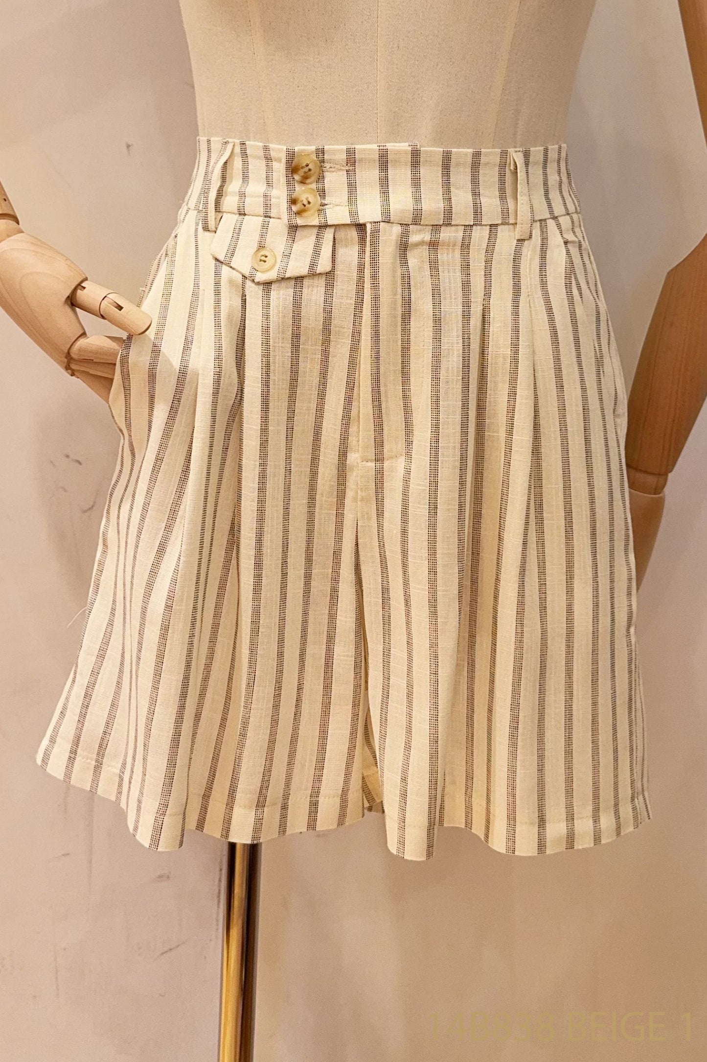 Short rayé beige en lin